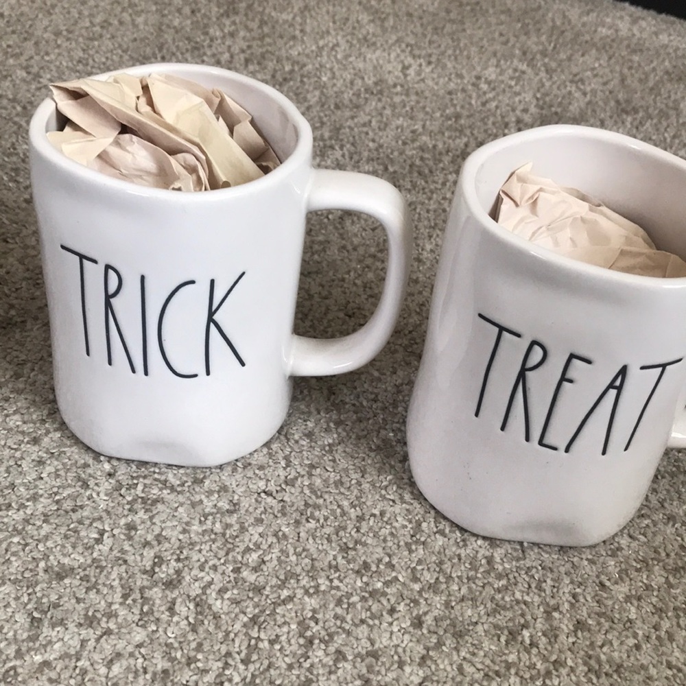 Rae Dunn “Trick” “Treat” mug set